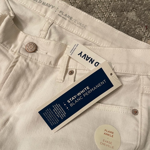 Old Navy Stay White jeans - Picture 5 of 5
